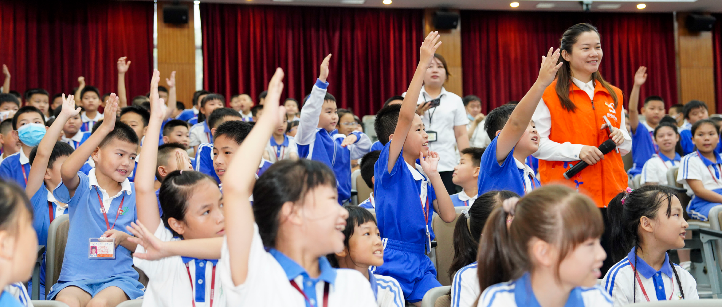 银河集团官网暖童心公益运动，，，，，，，康健课堂走进校园